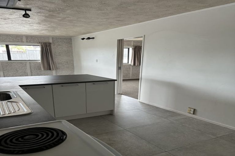 Photo of property in 20 Widmore Drive, Massey, Auckland, 0614