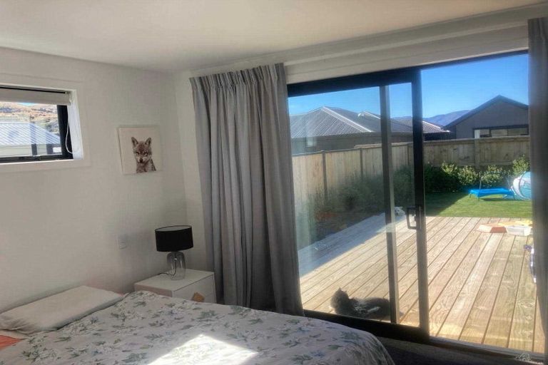 Photo of property in 32 Cheviot Street, Jacks Point, 9371