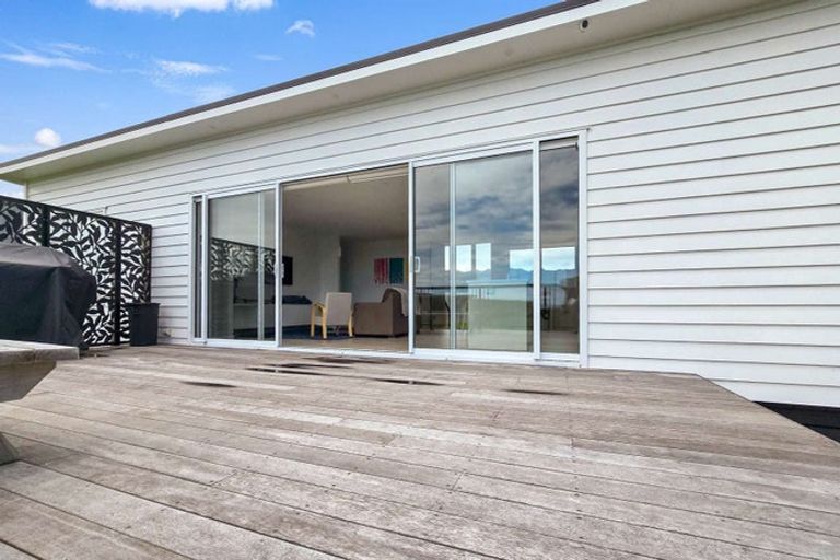Photo of property in 24 Rawinia Place, Te Kaha, 3199