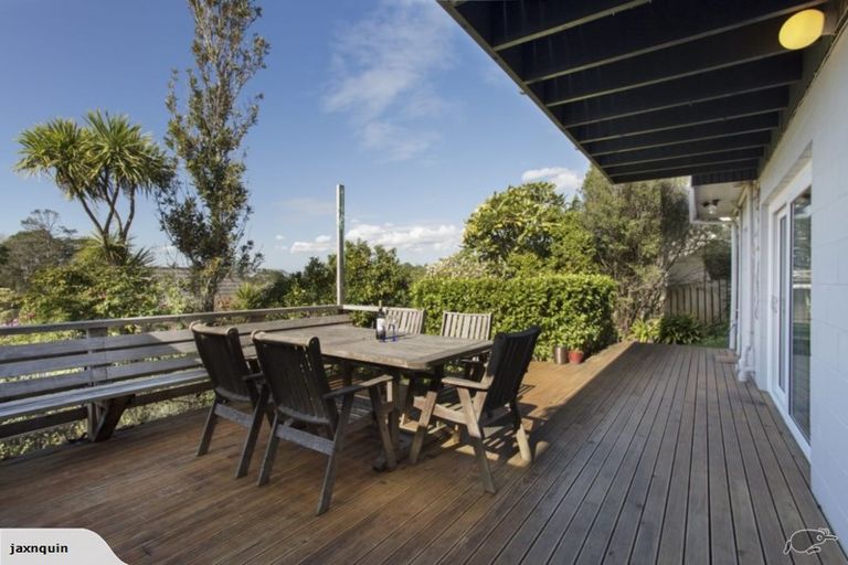 Photo of property in 21 Makepiece Place, Chatswood, Auckland, 0626