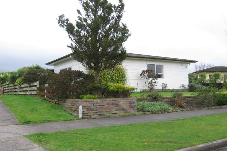 Photo of property in 39 Hillcrest Drive, Kelvin Grove, Palmerston North, 4414