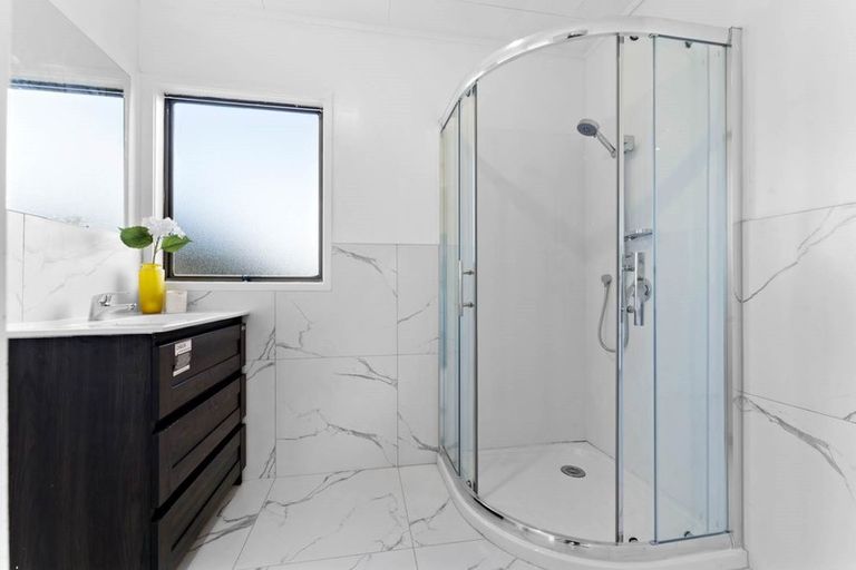 Photo of property in 34 Farwood Drive, Henderson, Auckland, 0612