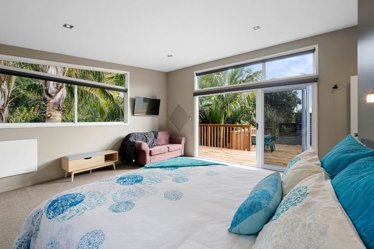 Photo of property in 70 Seaview Road, Marfell, New Plymouth, 4310
