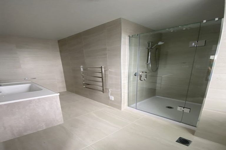 Photo of property in 32d Potter Avenue, Northcote, Auckland, 0627