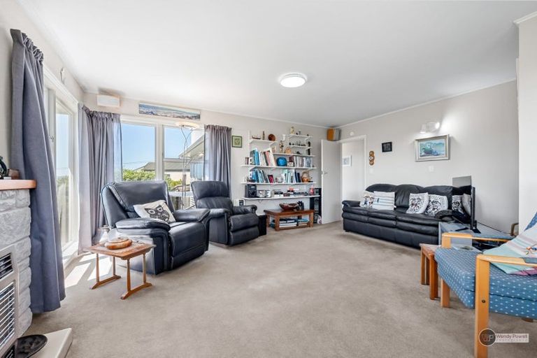 Photo of property in 85 Normandale Road, Normandale, Lower Hutt, 5010