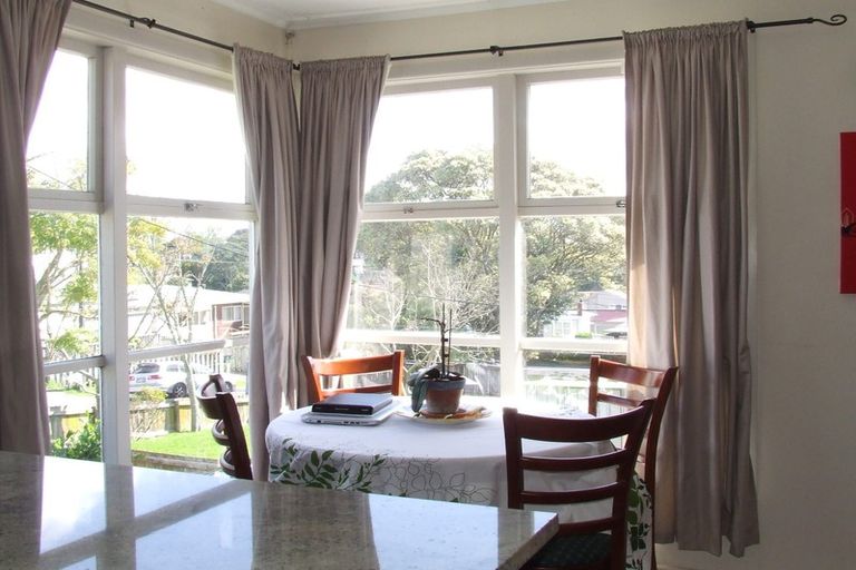 Photo of property in 8 Winifred Avenue, Bayview, Auckland, 0629