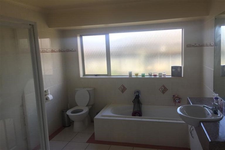 Photo of property in 47 Kelvin Hart Drive, East Tamaki, Auckland, 2013