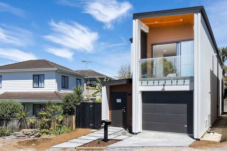 Photo of property in 43b Centorian Drive, Windsor Park, Auckland, 0632