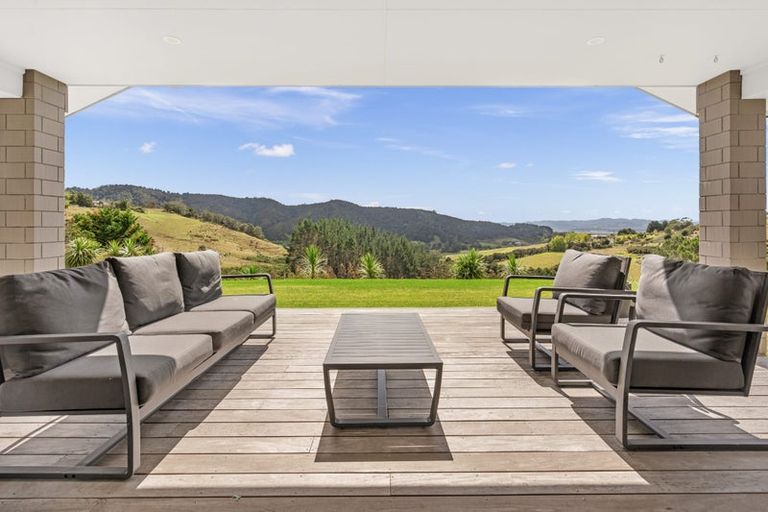 Photo of property in 152 Valley View Road, Otaika, Whangarei, 0170