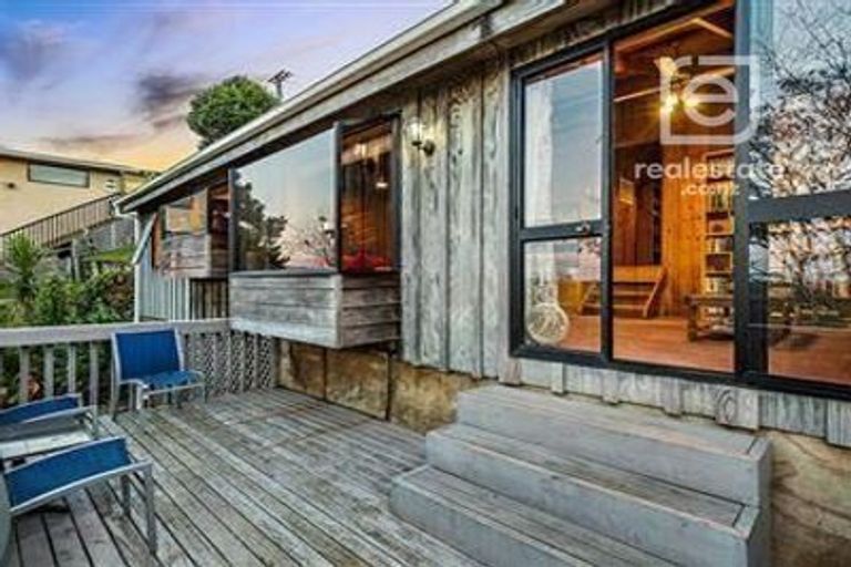 Photo of property in 55 Don Buck Road, Massey, Auckland, 0614