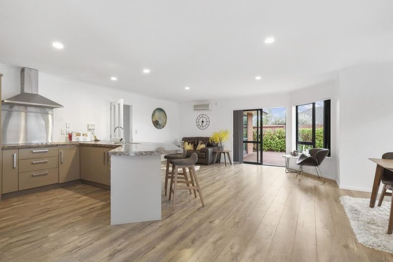 Photo of property in 22 Whitford Place, Rototuna North, Hamilton, 3210