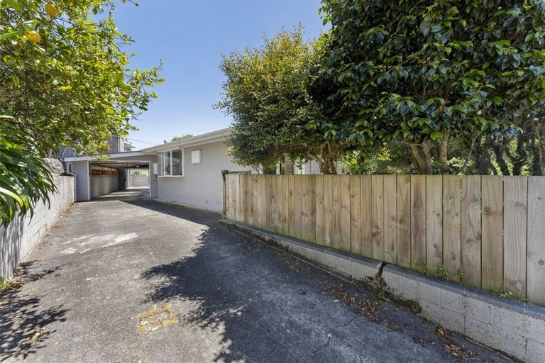 Photo of property in 335f Devon Street West, New Plymouth, 4310