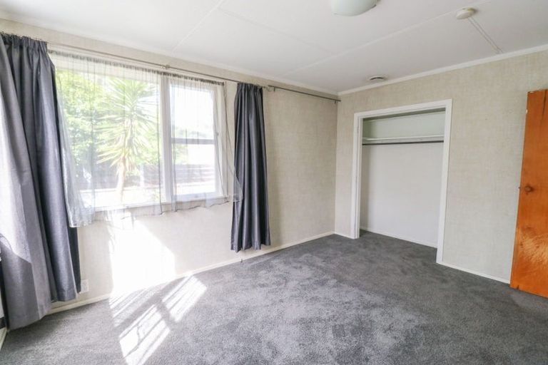 Photo of property in 143 Ruamahanga Crescent, Terrace End, Palmerston North, 4410