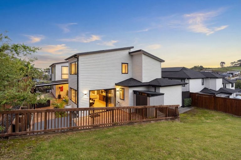 Photo of property in 55 Godfrey Drive, Orewa, 0931
