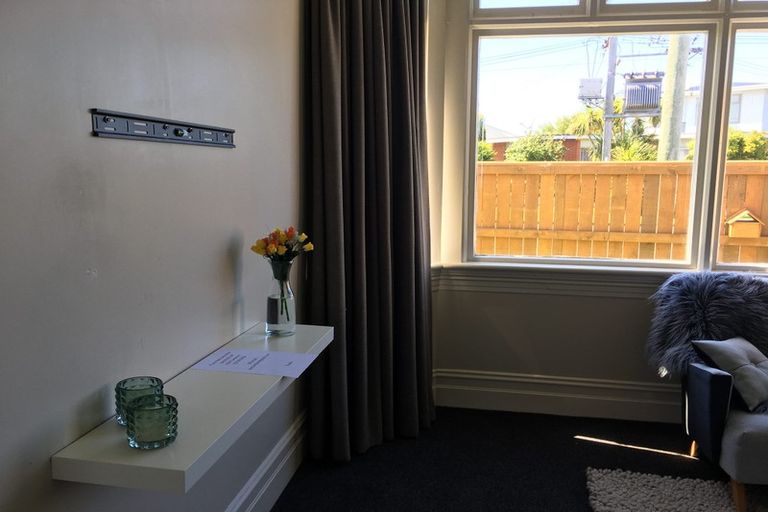 Photo of property in 74 Hargest Crescent, Saint Clair, Dunedin, 9012