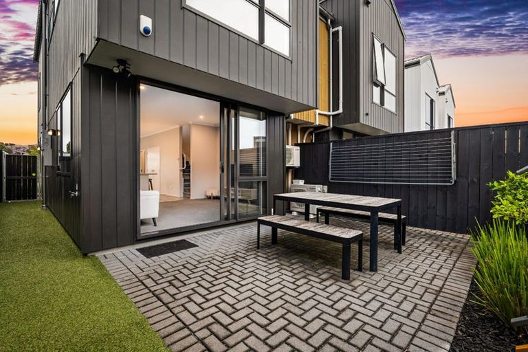 Photo of property in 6 Kapia Road, Westgate, Auckland, 0614