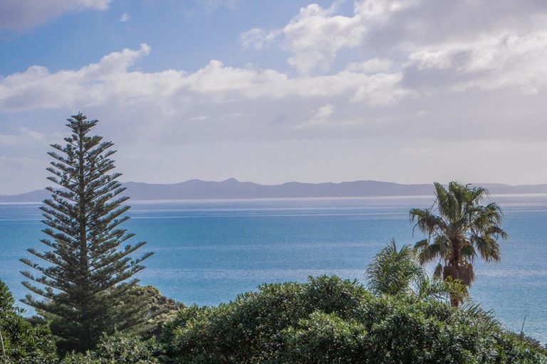 Photo of property in 5 Seaview Road, Cable Bay, 0420