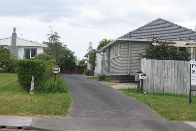 Photo of property in 3/10 Tiri Tiri Road, Birkdale, Auckland, 0626