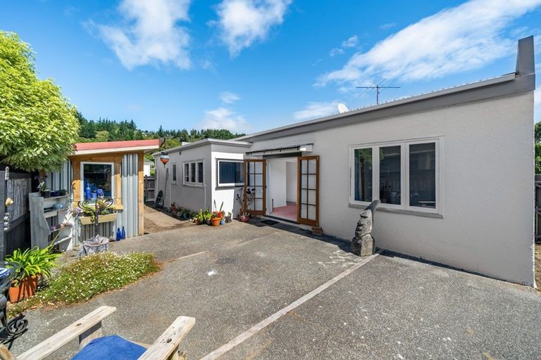 Photo of property in 9 Mangaroa Hill Road, Maoribank, Upper Hutt, 5018