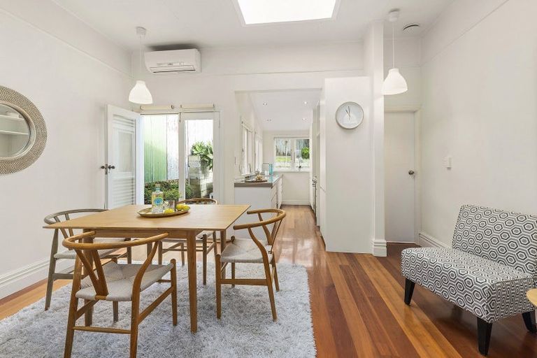 Photo of property in 9 Torquay Terrace, Newtown, Wellington, 6021