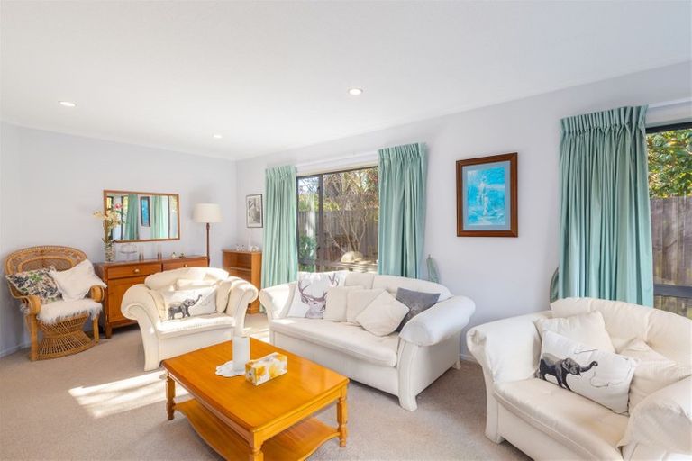 Photo of property in 4a Quirk Place, Sockburn, Christchurch, 8042