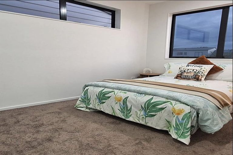 Photo of property in 21d Laura Street, Kelston, Auckland, 0602