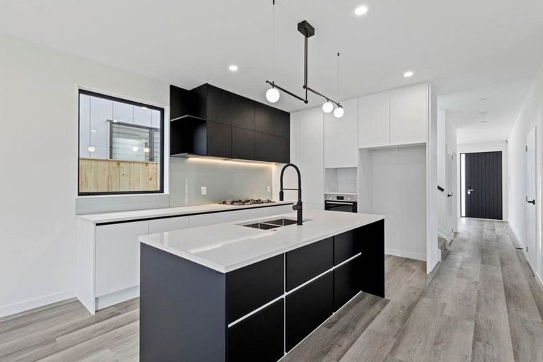 Photo of property in 29 Bronzewater Drive, Silverdale, 0932