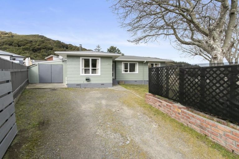 Photo of property in 20 Rakaia Grove, Wainuiomata, Lower Hutt, 5014