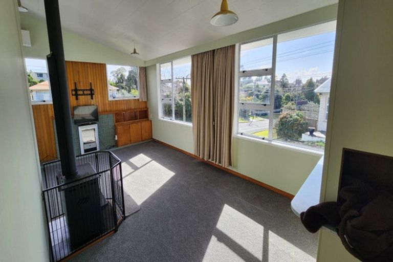 Photo of property in 29 Awanui Street, Merrilands, New Plymouth, 4312