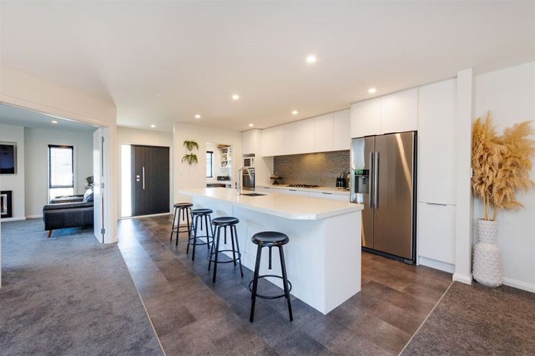 Photo of property in 36 Freedom Drive, Kelvin Grove, Palmerston North, 4414