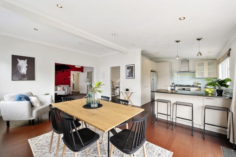 Photo of property in 160 Russell Terrace, Berhampore, Wellington, 6023