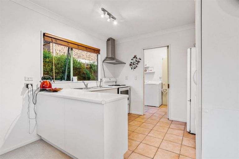 Photo of property in 30a Captain Scott Road, Glen Eden, Auckland, 0602
