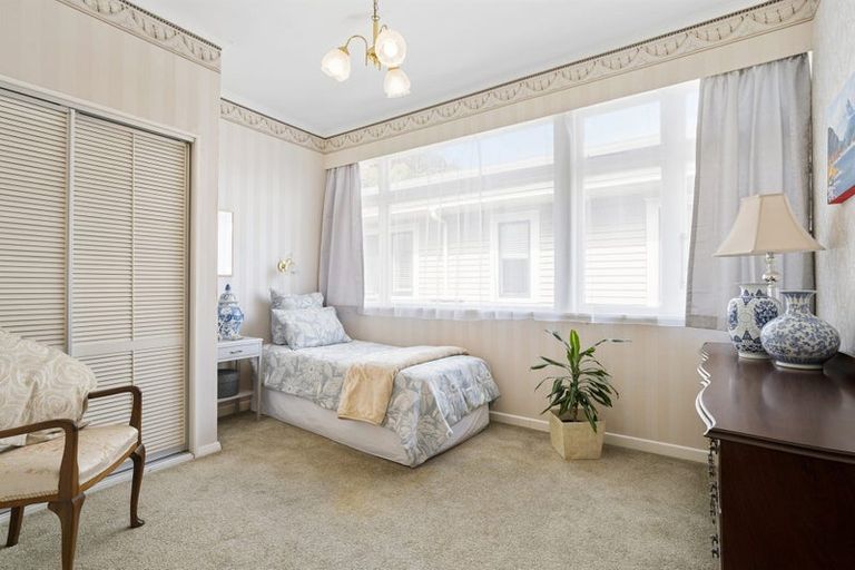 Photo of property in 338 Oriental Parade, Oriental Bay, Wellington, 6011