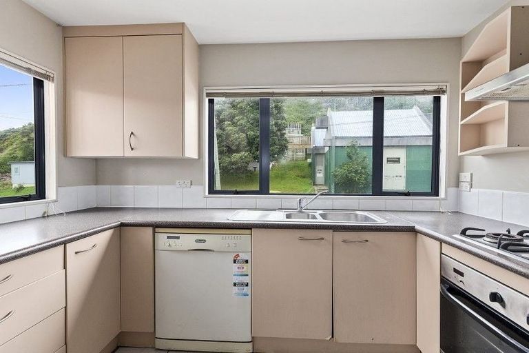 Photo of property in 15 Ira Street, Miramar, Wellington, 6022