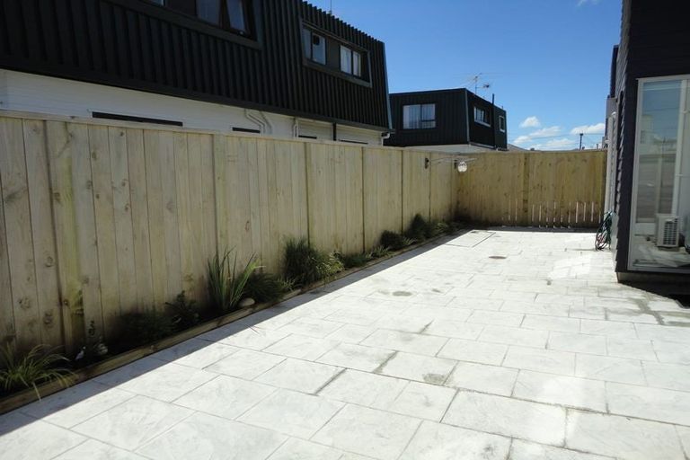 Photo of property in 1/105 Rongotai Road, Kilbirnie, Wellington, 6022