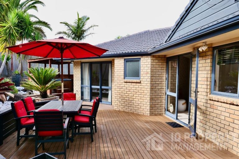 Photo of property in 11 Cognac Place, Henderson, Auckland, 0612