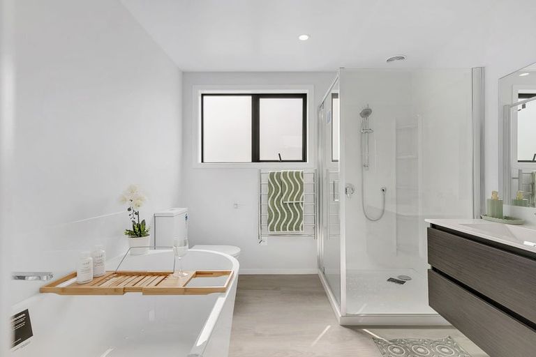 Photo of property in 95b Randwick Crescent, Moera, Lower Hutt, 5010