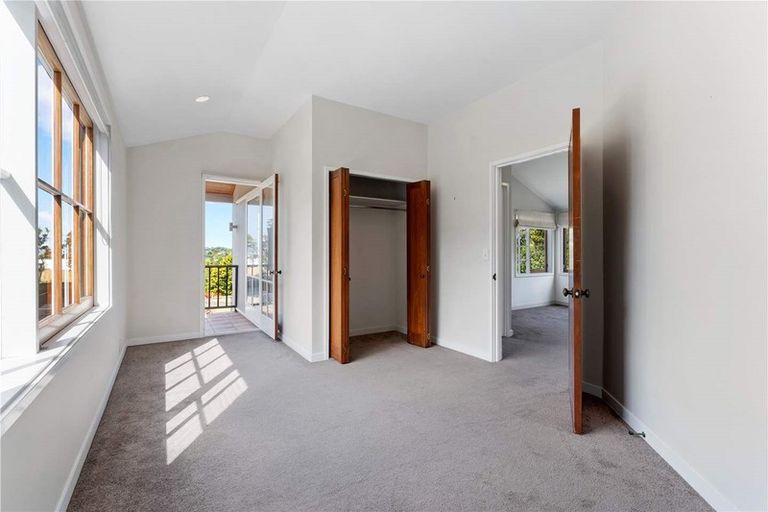 Photo of property in 60 Kohimarama Road, Kohimarama, Auckland, 1071