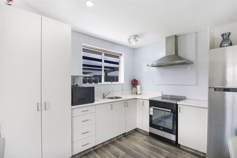 Photo of property in 1/25 Thistledown Place, Woolston, Christchurch, 8062