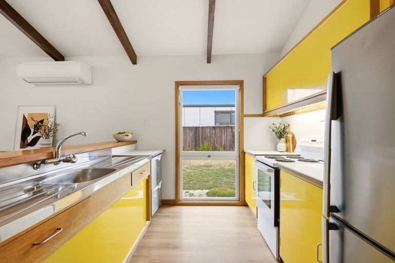 Photo of property in 3 Raekura Place, Redcliffs, Christchurch, 8081