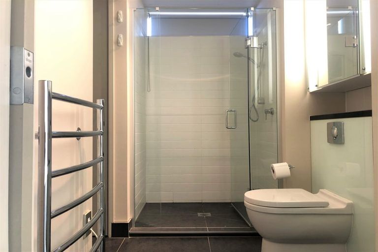 Photo of property in Summit Apartments, 8/184 Molesworth Street, Thorndon, Wellington, 6011