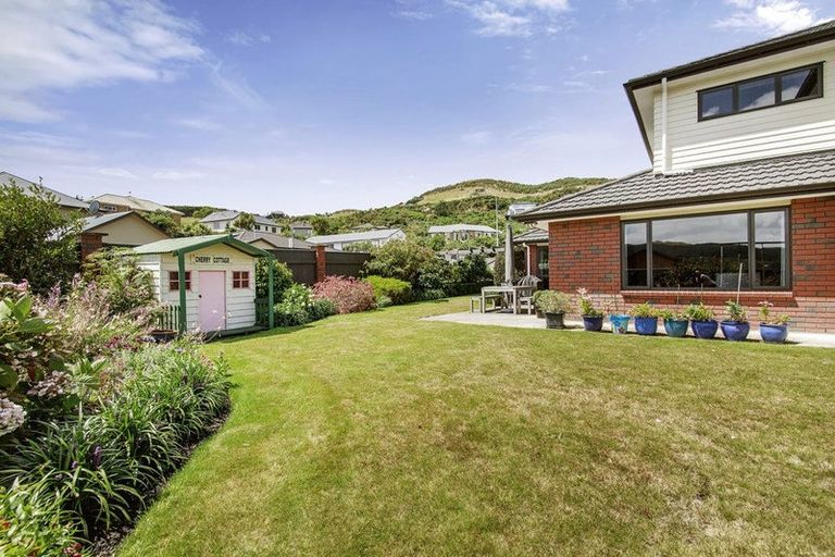 Photo of property in 189 Woodman Drive, Tawa, Wellington, 5028