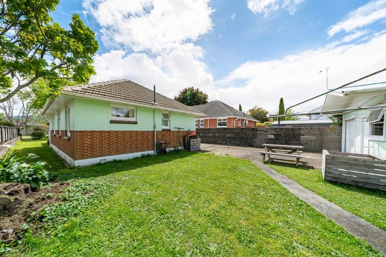Photo of property in 5 Seddon Street, Wallaceville, Upper Hutt, 5018
