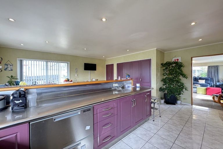 Photo of property in 129 Holborn Drive, Stokes Valley, Lower Hutt, 5019