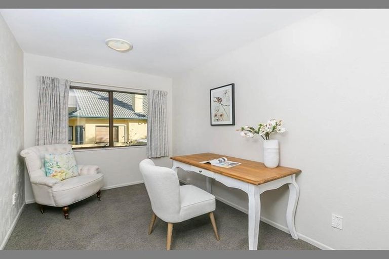 Photo of property in 3 Farr Road, West Harbour, Auckland, 0618