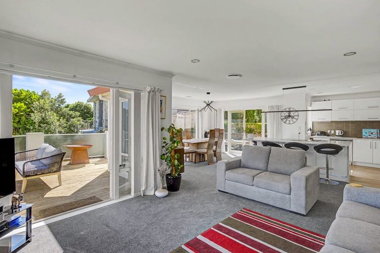 Photo of property in 127 Milne Drive, Paraparaumu, 5032