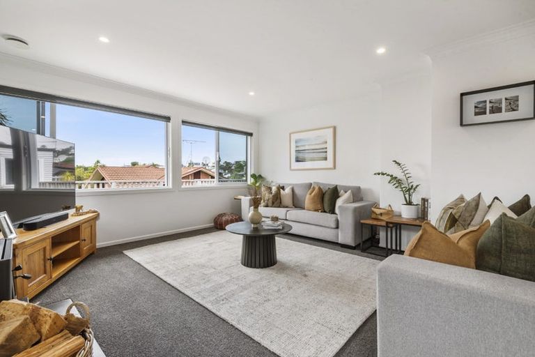 Photo of property in 2/40 Hebron Road, Waiake, Auckland, 0630