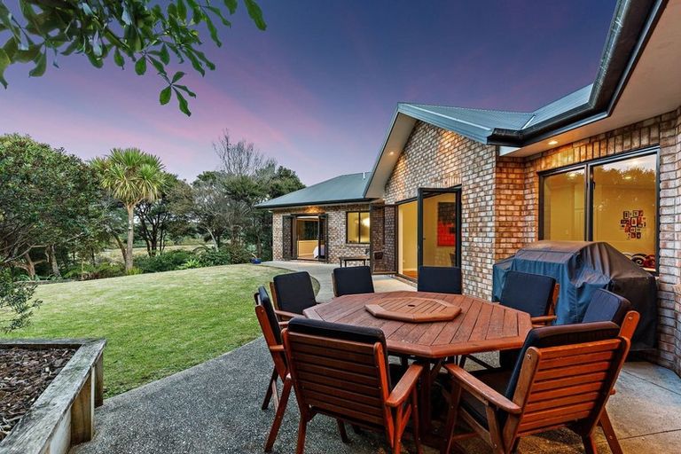 Photo of property in 157e Colwill Road, Massey, Auckland, 0614