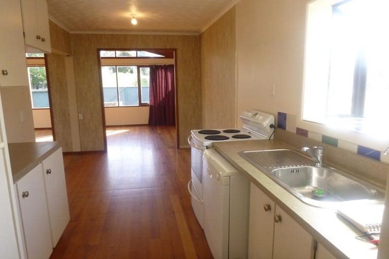 Photo of property in 8 Helleur Road, Massey, Auckland, 0614