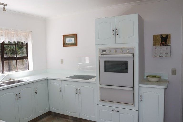 Photo of property in 28 Parkes Avenue, Saint Johns Hill, Whanganui, 4501